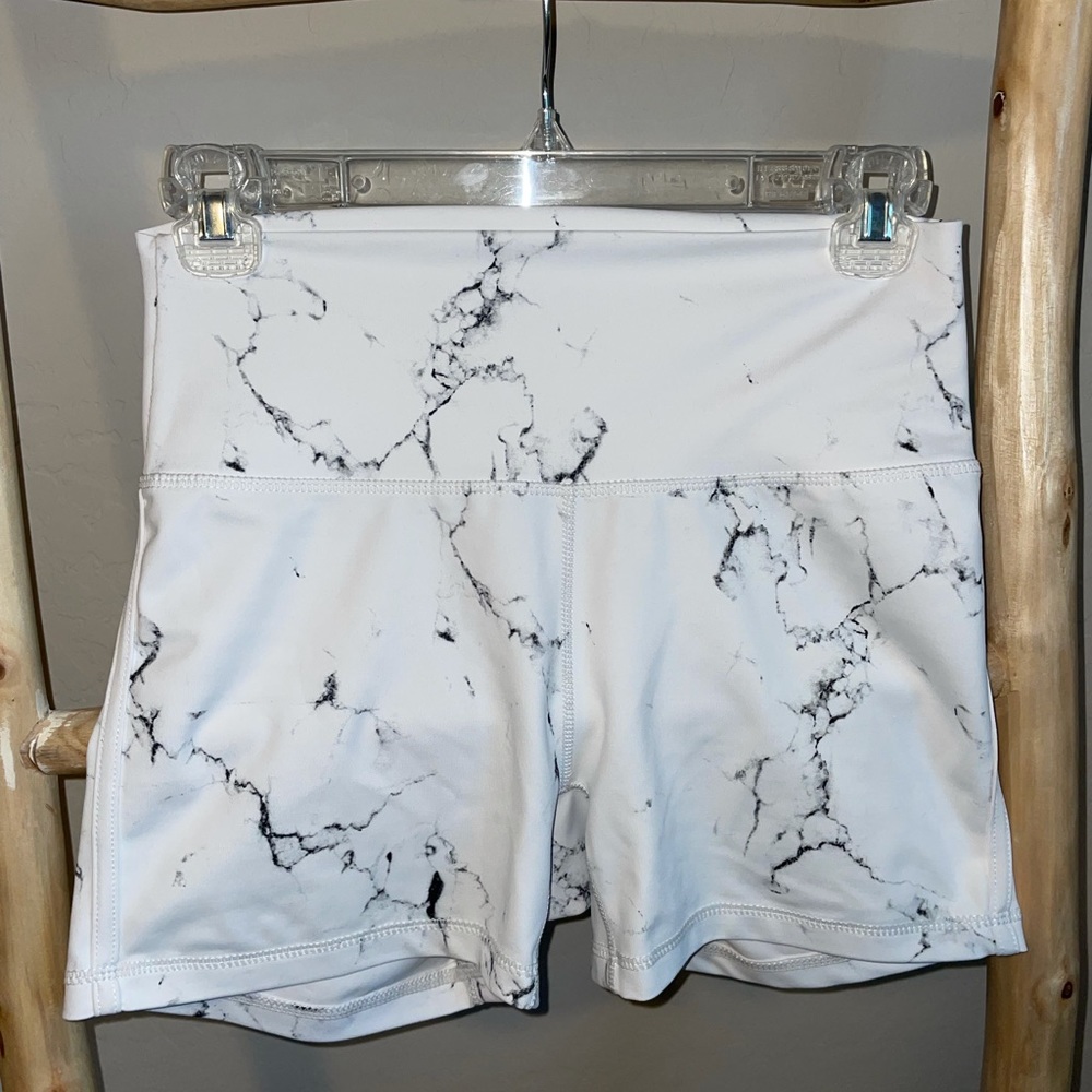Buffbunny marble shorts